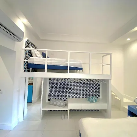 Marilise - La Maison Blue Private Garden & Terrace Apartament