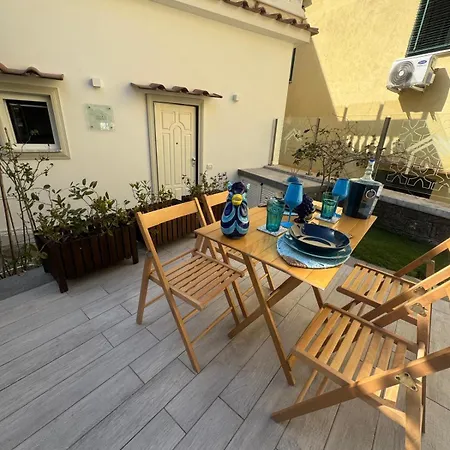 Apartament Marilise - La Maison Blue Private Garden & Terrace