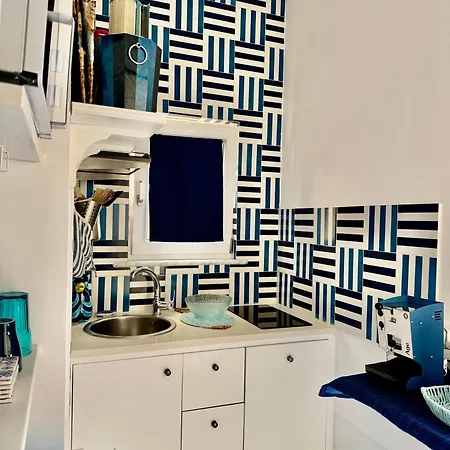 Marilise - La Maison Bleue Meta